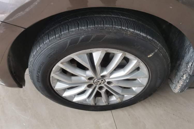 Used Volkswagen Gran Lavida 2013 1.4 TSI Automatic Luxury Model
