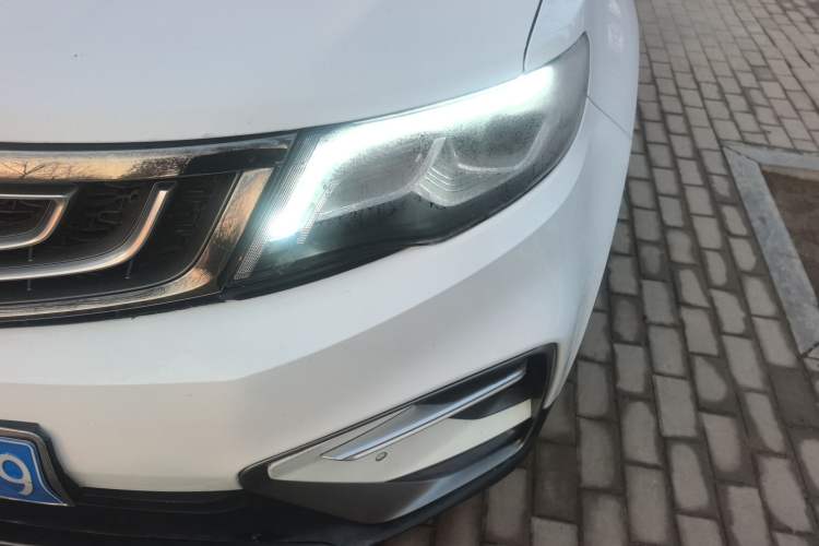 Used Geely Auto Emgrand X7 Sport 2018 1.8TD Automatic Two-Wheel Drive Smart Connect 4G Internet Edition
