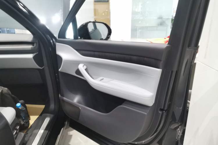 Used Nio ES8 2024 75 kWh Executive Edition
