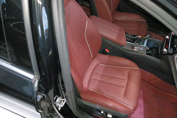 Used BMW 5 Series 2022 Second Facelift 530Li Leading Edition M Sport Package
