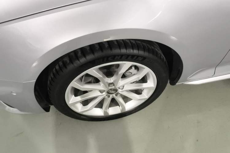 Used Audi A4L 2019 40 TFSI Fashion Edition China VI Emission Standard