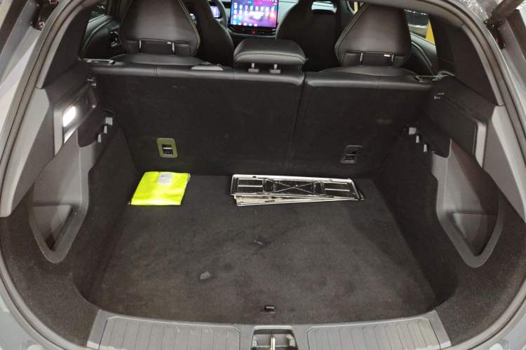 Used Lynk & Co 06 EM-P 2023 EM-P 126 Long-Range Halo
