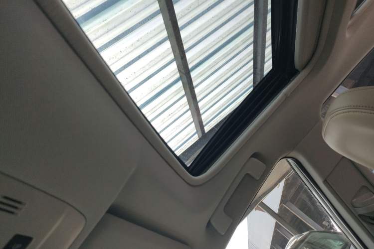 Used Toyota RAV4 2015 2.5L Automatic 4x4 Prestige Edition
