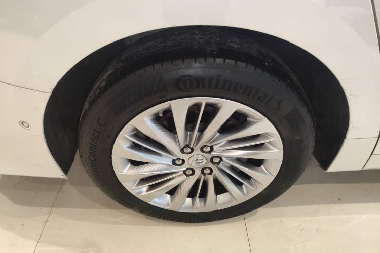 Used Buick Century 2023 2.0T Six-Seater Yinshi Edition
