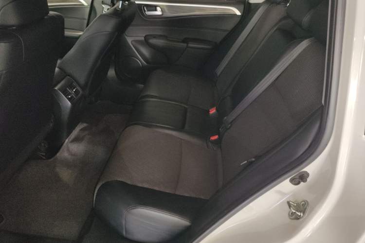 Used Honda Jade 2017 1.8L automatic Comfort version 5 seats