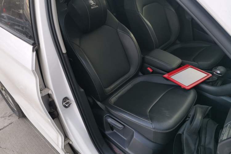 Used Skoda Kodiaq 2022 Facelifted TSI330 5-Seater Two-Wheel-Drive Luxury Edition