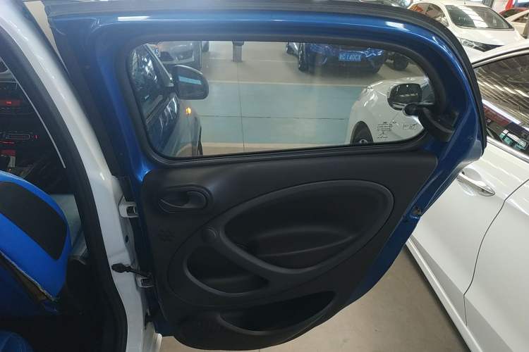 Used  forfour 2016 1.0L 52 kW Dynamic Edition
