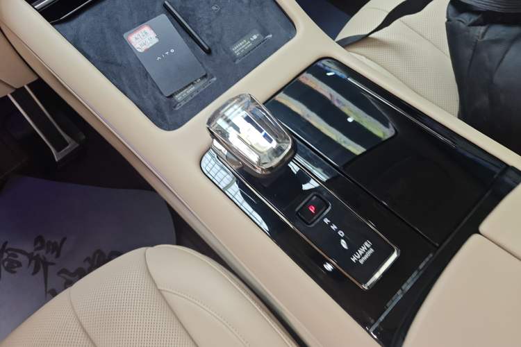 Used Hima AITO M7 2024 1.5T Rear-Drive Plus Version 6 Seats
