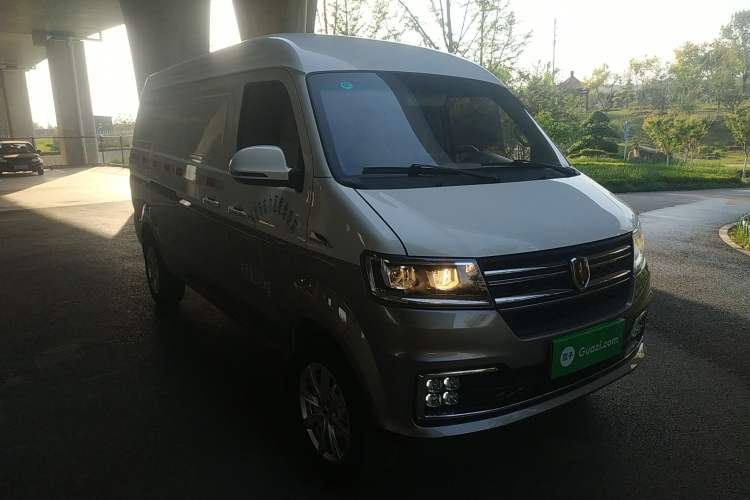 Used Jinbei New Hiace S 2023 1.5L Wealth Edition Van 2/5-Seater Non-Air-Conditioned Version SWC15M
