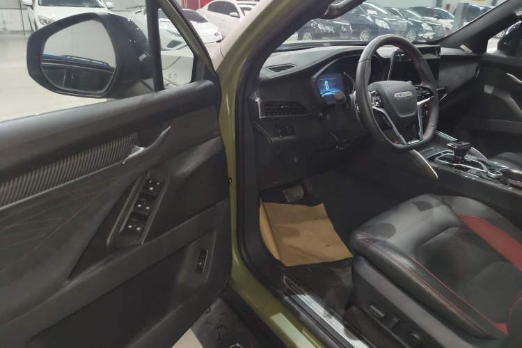 Used SAIC MAXUS D90 Pro 2022 Facelift 2.0T Diesel 4x4 Amazon Edition 7-Seater
