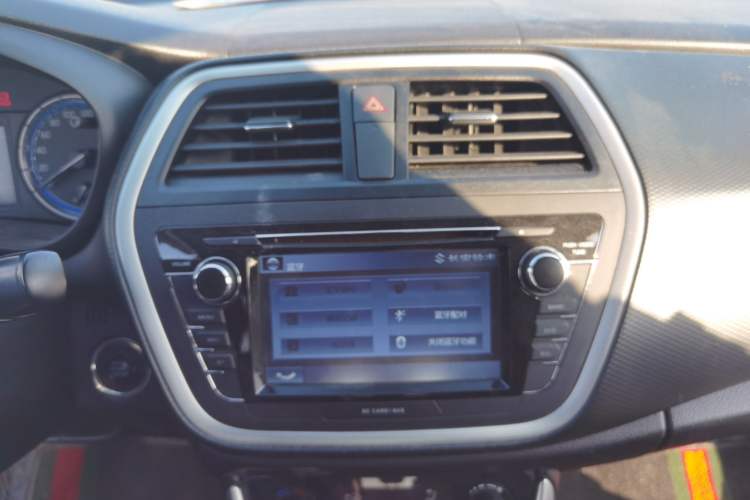 Used Suzuki S-Cross 2015 1.4T Automatic Two-Wheel Drive Prestige Model
