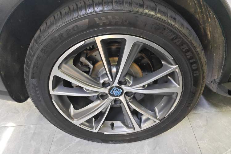 Used BYD Tang New Energy 2018 DM 2.0T All-Wheel Drive Smart Connectivity Luxury Model 7 Seats China V Emission Standard