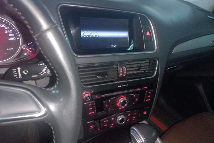 Used Audi Q5 2017 Plus 40 TFSI Ambition Model
