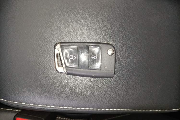 Used Volkswagen Tiguan L 2021 330TSI Automatic Two-Wheel Drive Smart Edition