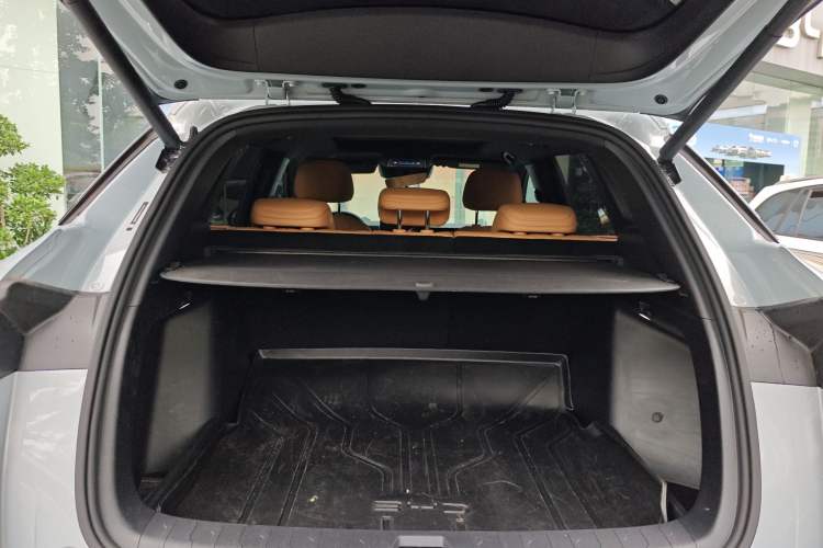 Used BYD Song L DM-i 2024 112 km Beyond Edition
