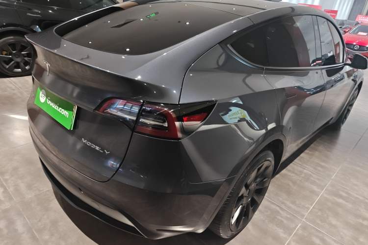 Used Tesla Model Y 2023 Long-Range All-Wheel-Drive Version
