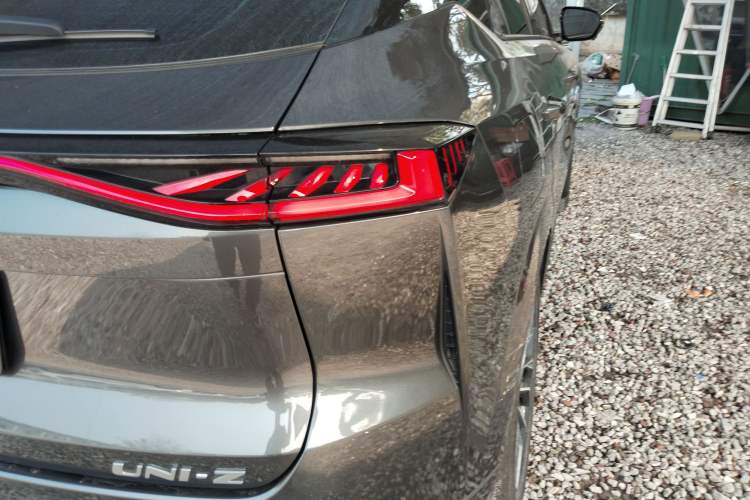 Used Changan UNI-Z New Energy 2024 Blue Whale Smart Electric iDD 125km Excellence Model
