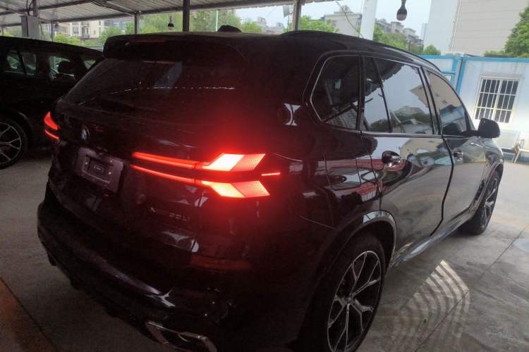 Used BMW X5 2023 xDrive 30Li Luxury M Sport Night Edition Package
