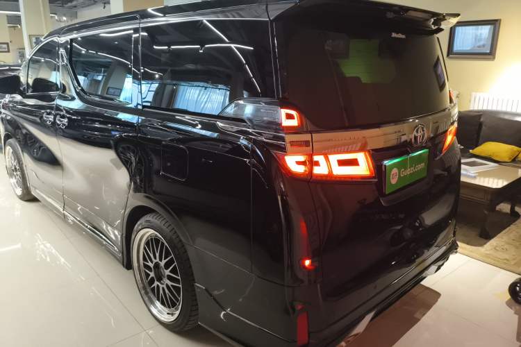 Used Toyota Vellfire 2020 Dual-Engine 2.5L HV Prestige Edition
