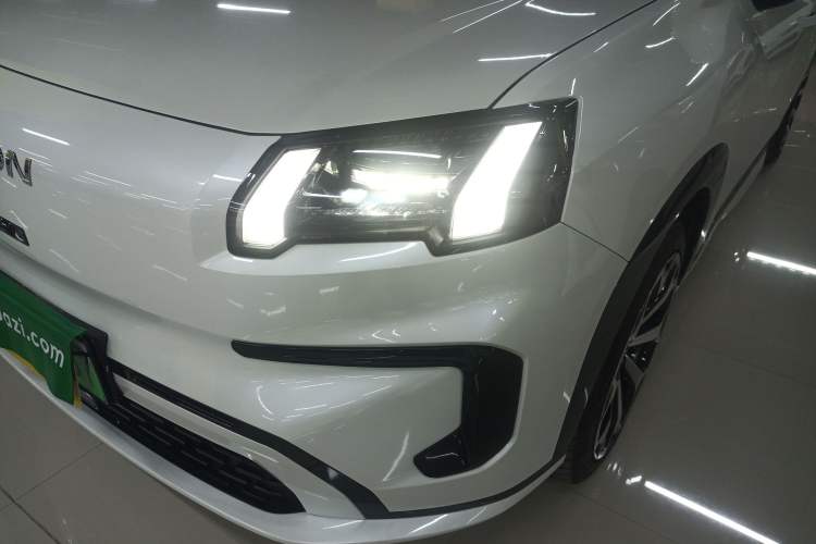 Used AION V 2024 Aion Tyrannosaurus 650 Smart Luxury Edition
