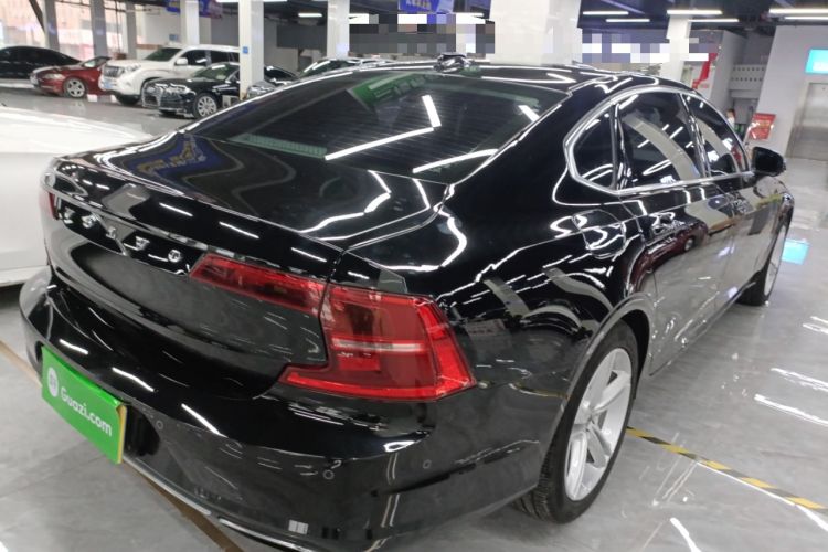 Used Volvo S90 2018 T4 Zhiyuan Edition
