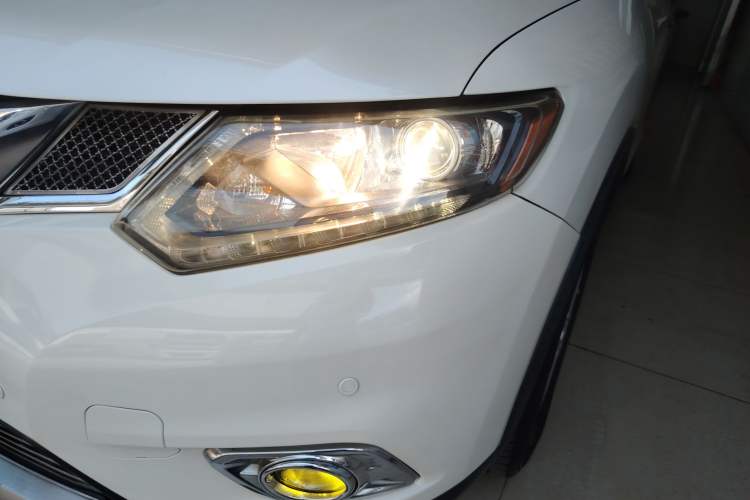 Used Nissan X-Trail 2015 2.0L CVT Comfort MAX Edition 2WD
