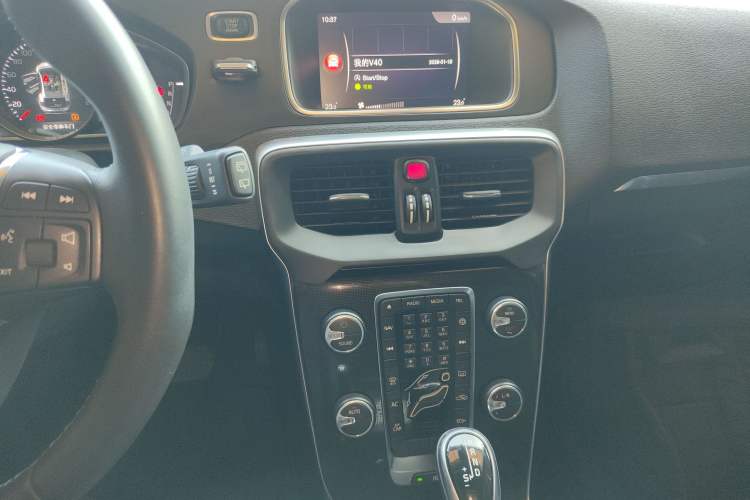 Used Volvo V40 2018 T3 Zhiyi Edition