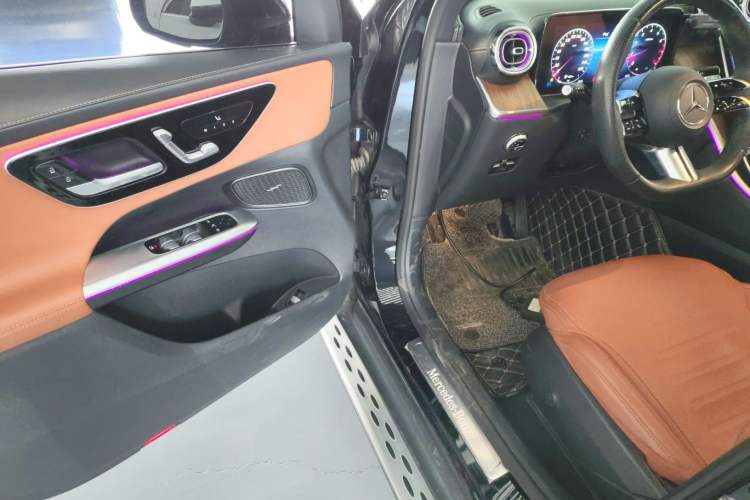 Used Mercedes-Benz GLC 2023 GLC 300 L 4MATIC Dynamic 7-Seater
