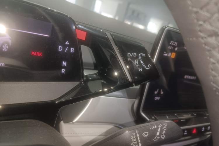 Used Volkswagen ID.6 CROZZ 2022 Long-Range PURE+ Edition