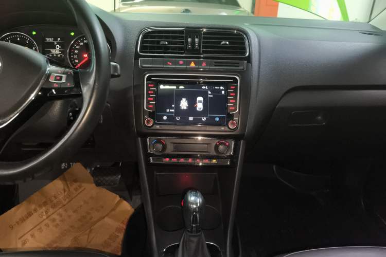 Used Volkswagen Polo 2014 1.6L Automatic Luxury Edition
