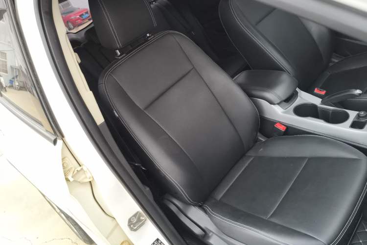 Used Ford Kuga 2015 1.5L GTDi Two-Wheel-Drive Comfort Model
