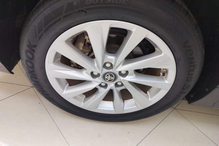 Used Toyota Camry 2021 2.0G Luxury Edition
