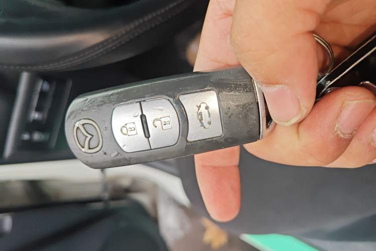 Used Mazda Mazda 3 Axela 2016 Sedan 1.5L Automatic Comfort Model
