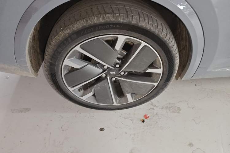 Used Li Auto L8 2025 Max Smart Refresh Edition