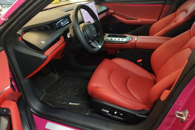 Used  SU7 2024 Rear-Drive Ultra-Long Range Advanced Pro-Level Intelligent Driving Version
