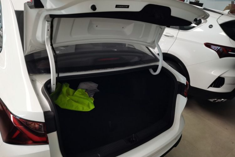 Used Roewe i5 2026 Model 1.5L Manual Comfort Version