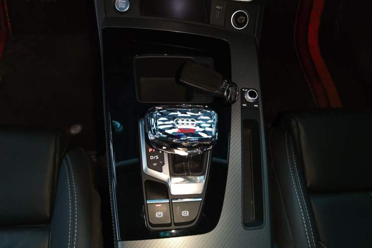 Used Audi Q5L 2022 40T Luxury Dynamic Model
