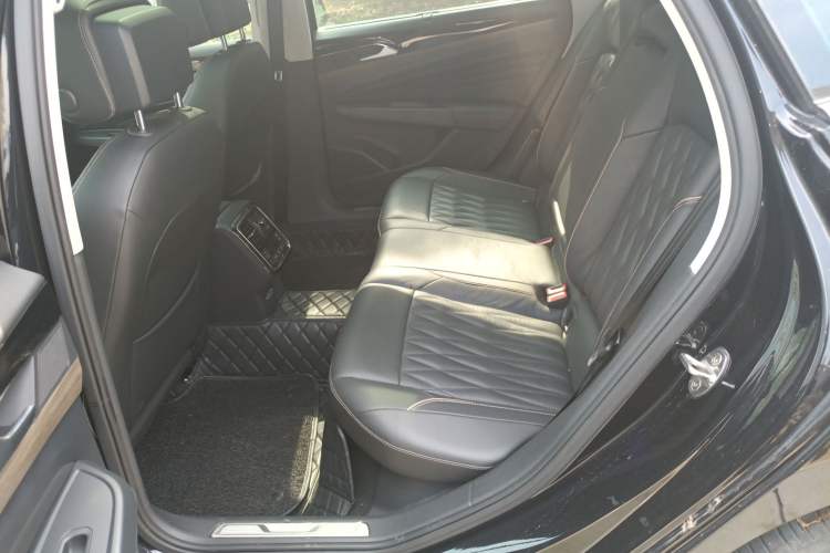 Used Volkswagen Passat 2019 330TSI Luxury Edition China VI Standard
