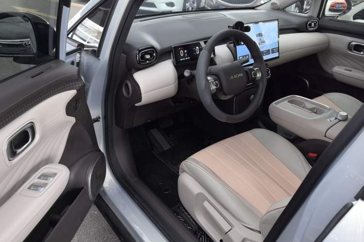 Used AION UT 2025 330 Starlight Edition
