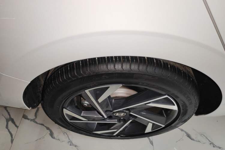 Used Hyundai Elantra 2023 1.5L CVT LUX Prestige Edition
