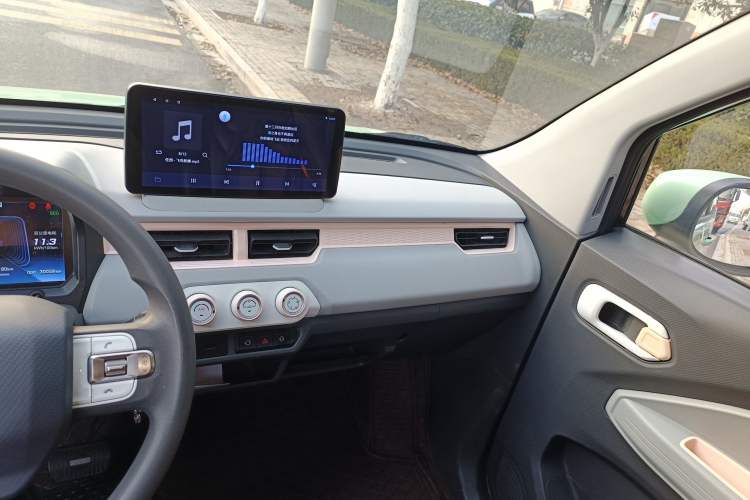 Used Chery QQ Ice Cream 2022 170km Sundae Phosphate Lithium-Ion
