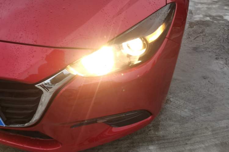 Used Mazda Mazda 3 Axela 2017 Sedan 1.5L Automatic Comfort Model Emission Standard China V
