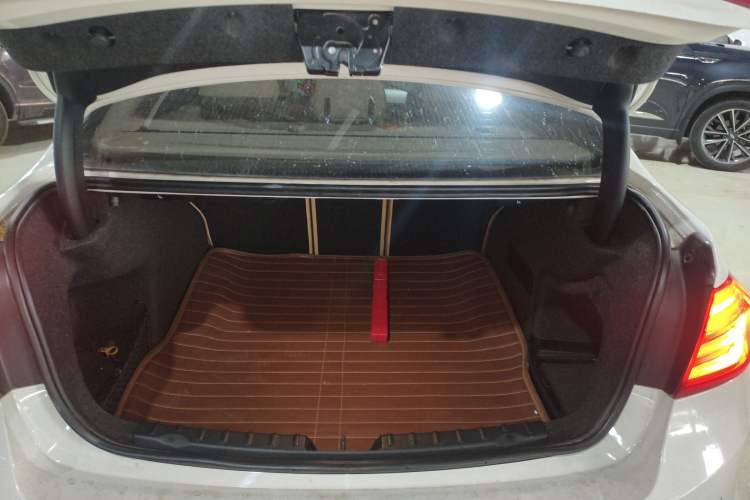 Used BMW 3 Series 2014 320Li Fashion Model
