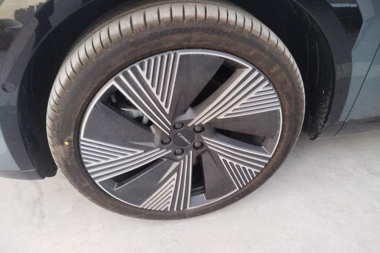 Used Lynk & Co 08 EM-P 2025 245km Ultra-Long Range Halo