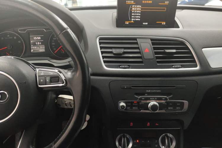 Used Audi Q3 2015 35 TFSI Comfort Model
