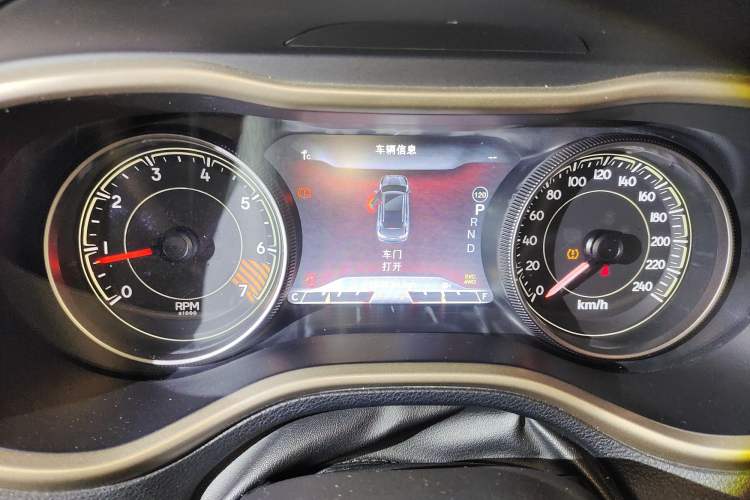 Used  Cherokee 2014 2.4L Urban Edition
