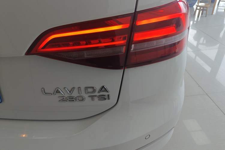 Used Volkswagen Lavida 2021 280TSI DSG Luxury Edition
