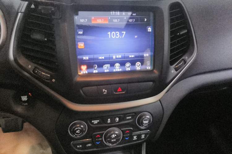 Used  Cherokee 2017 2.0L Superior Edition