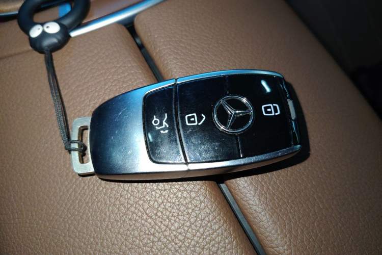 Used Mercedes-Benz E-Class 2023 Facelift E 260 L
