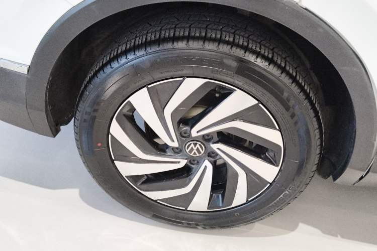 Used Volkswagen Tiguan L 2024 300TSI Automatic Two-Wheel Drive Smart Edition